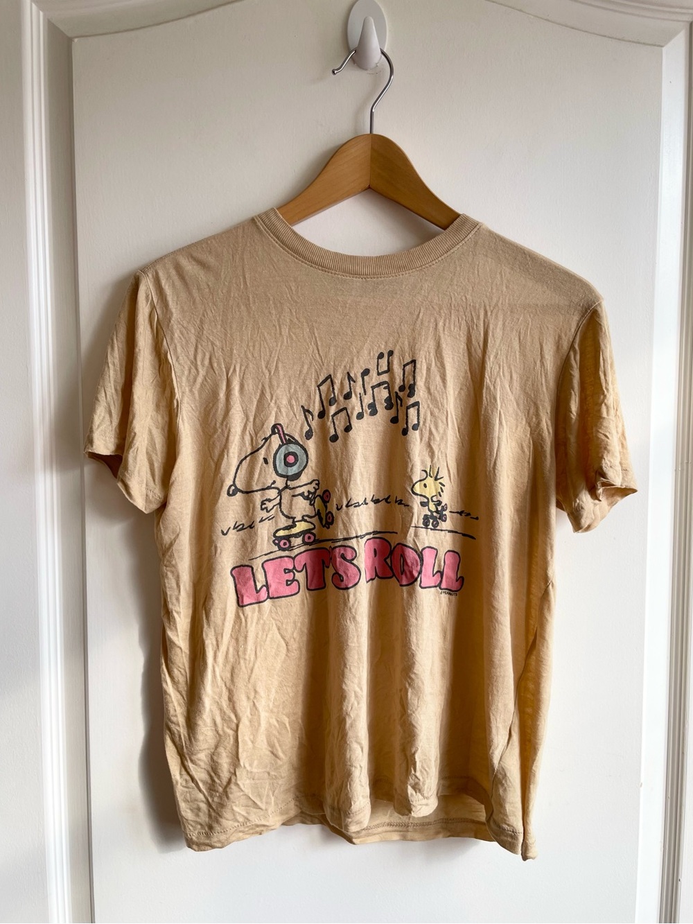 Junk Food Los Angeles Clothing WOMEN'S PEANUTS LET'S ROLL VINTAGE TISSUE TEE XS